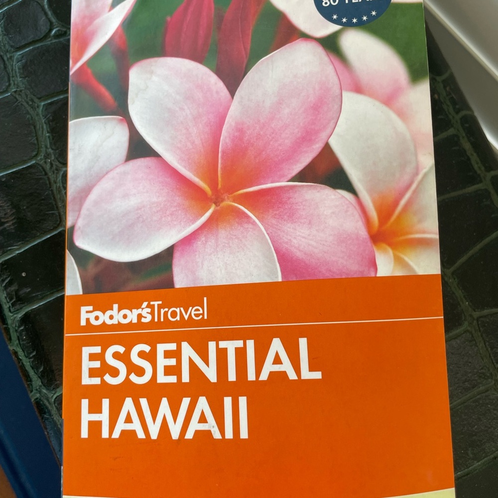 Essential Hawaii Guidebook - Orange and Pink